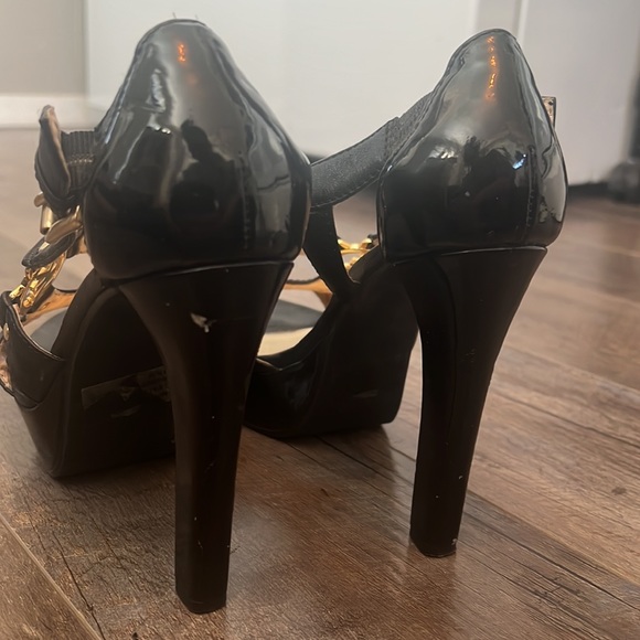 Michael Kors Chic Heels - Picture 5 of 9